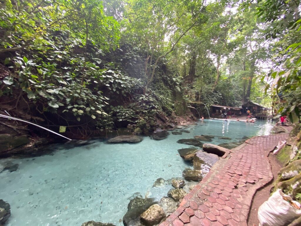 kebun teh &pemandian alam bah